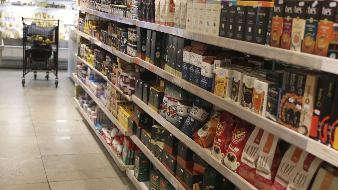 Novas regras para rótulos de alimentos valem a partir de hoje Novas regras para rótulos de alimentos valem a partir de hoje