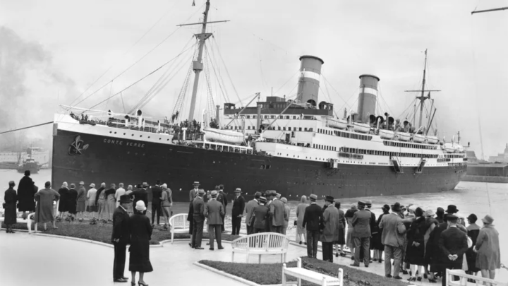 Lotação para a Copa, funeral fake e Segunda Guerra: a história do navio que levou o Brasil ao primeiro Mundial