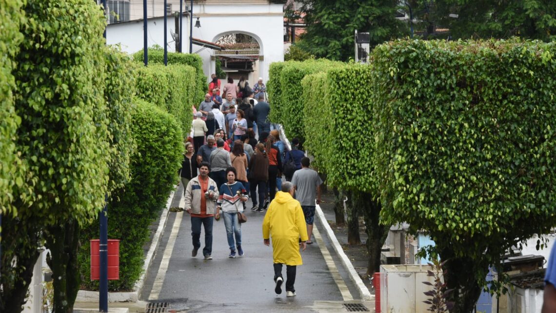 Cemitério de Maricá celebra o Dia de Finados com missa