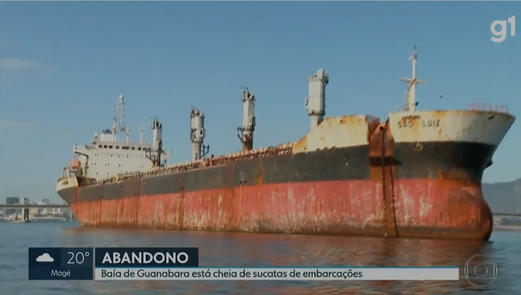 Navio bate na ponte Rio-Niterói e via é interditada nos dois sentidos Navio bate na ponte Rio-Niterói e via é interditada nos dois sentidos