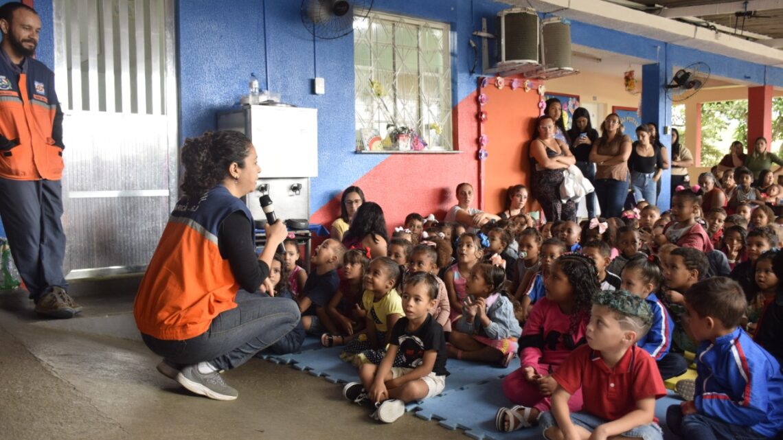 Defesa Civil realiza 1ª audiência pública no Bairro da Amizade Defesa Civil realiza 1ª audiência pública no Bairro da Amizade