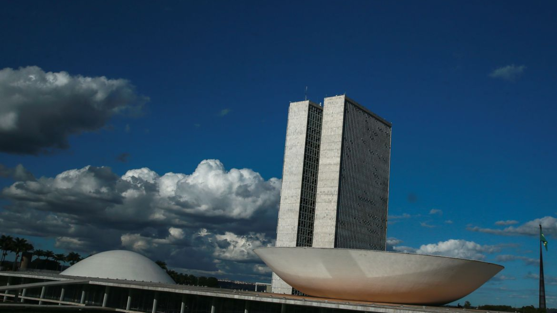 Congresso aprova Orçamento com salário mínimo de R$1.320 para 2023 Congresso aprova Orçamento com salário mínimo de R$1.320 para 2023