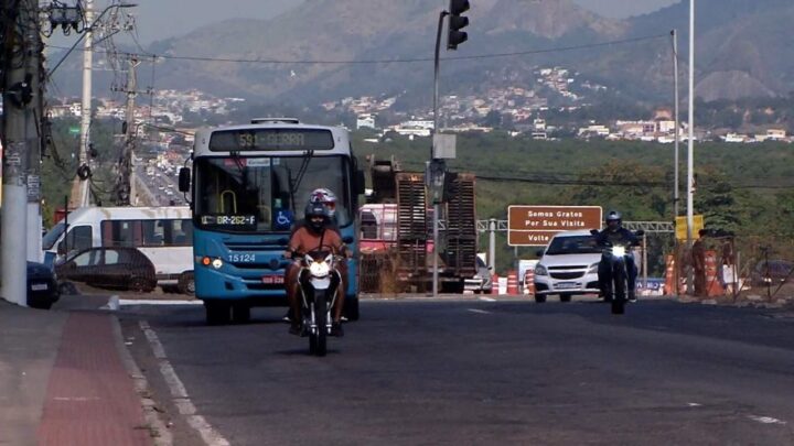 Ônibus do Transcol é assaltado após deixar Terminal de Carapina, na Serra
