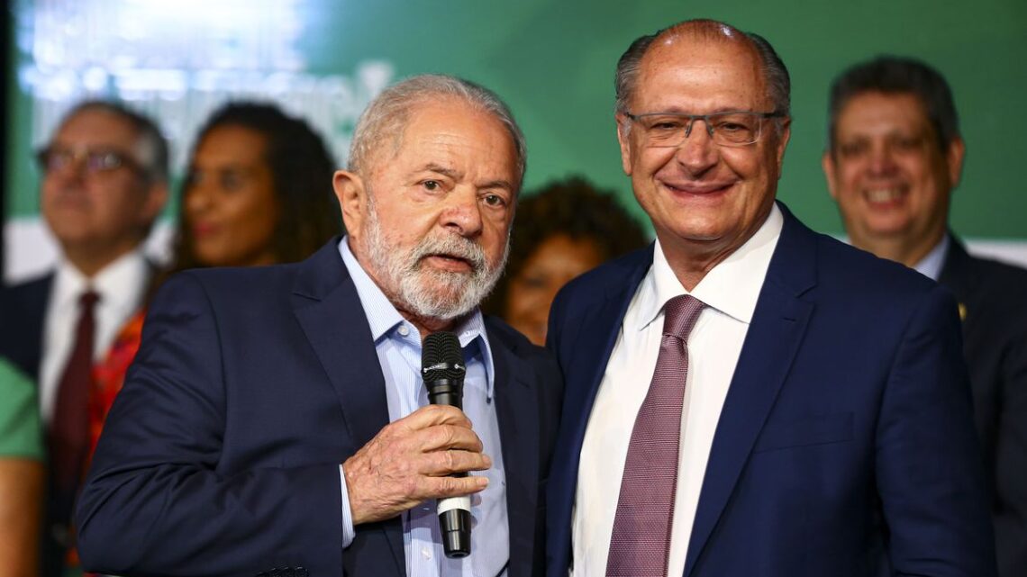 Lula e Alckmin tomam posse hoje; entenda o rito