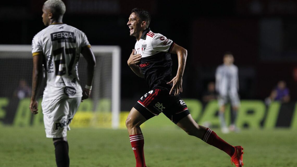 Em noite de golaços, São Paulo goleia Inter de Limeira Em noite de golaços, São Paulo goleia Inter de Limeira