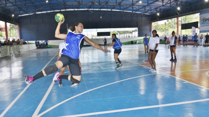 Segunda seletiva de handebol do projeto Maricá Cidade Olímpica reúne mais de cem atletas