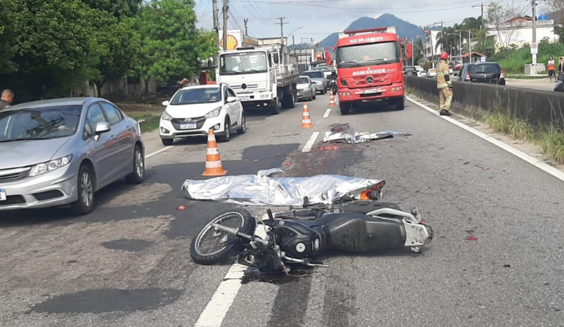Acidente de moto deixa um morto na RJ-106 em Maricá Acidente de moto deixa um morto na RJ-106 em Maricá