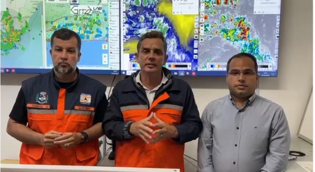 Prefeito Fabiano Horta mobiliza órgãos e abre preventivamente escolas como ponto de apoio a desalojados Prefeito Fabiano Horta mobiliza órgãos e abre preventivamente escolas como ponto de apoio a desalojados