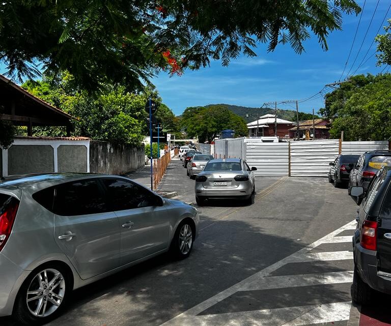 Prefeitura libera acesso à Rua Abreu Sodré, na Mumbuca, no sistema Siga e Pare Prefeitura libera acesso à Rua Abreu Sodré, na Mumbuca, no sistema Siga e Pare