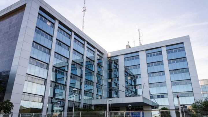 Prefeitura se pronuncia sobre salário dos professores na Serra