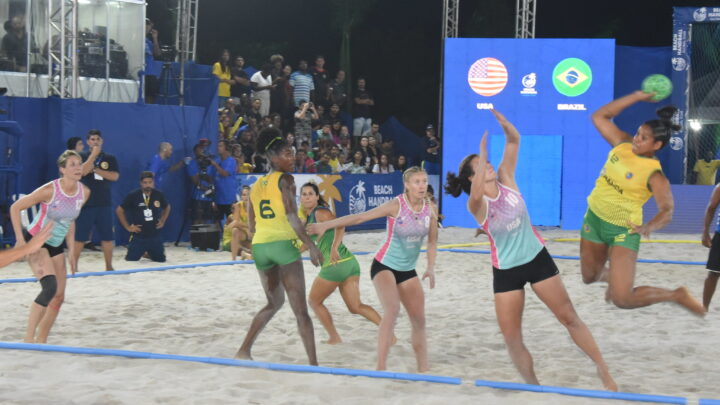 Brasil vence os Estados Unidos na abertura do Global Tour Beach Handball, em Maricá