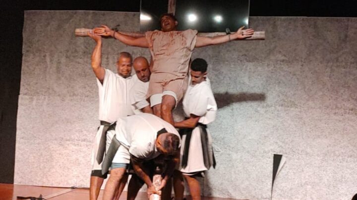 Em razão da chuva, encenação da Paixão de Cristo é transferida para o domingo (09/04)