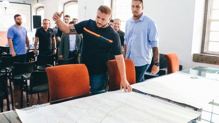 Itaboraí: Prefeito Marcelo Delaroli anuncia, em live, implantação de ônibus gratuitos