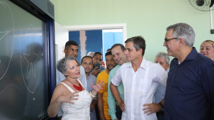 Ministro Alexandre Padilha conhece CEPT Itaipuaçu e hospital Dr. Ernesto Che Guevara