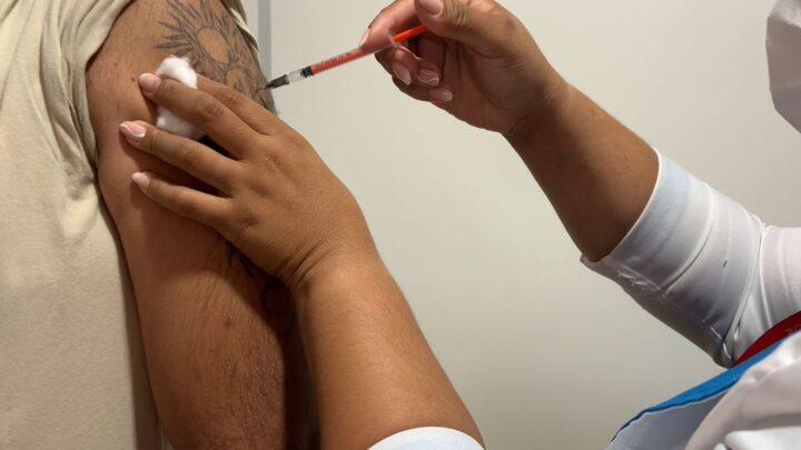 Vacinação contra a gripe continua nas Unidades de Saúde da Família de Maricá