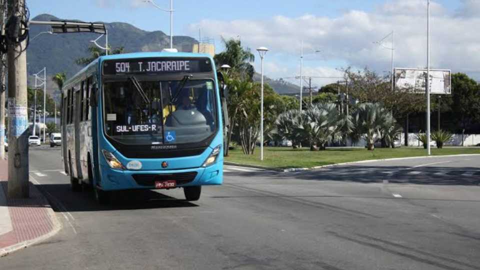 Morador da Serra pode trocar de ônibus do Transcol sem pagar 2º passagem e fora dos terminais