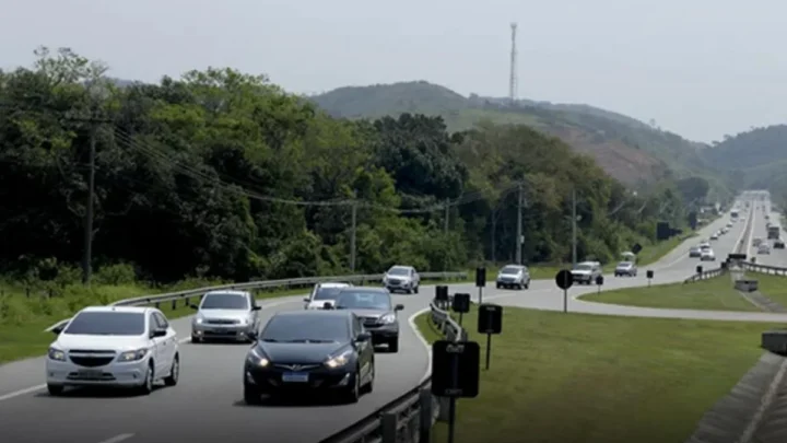 Aproximadamente 500 mil veículos devem passar pela RJ-124 a partir de sexta-feira (14)