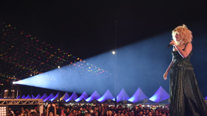 Vanessa da Mata abre último fim de semana de Arraiá na Barra de Maricá