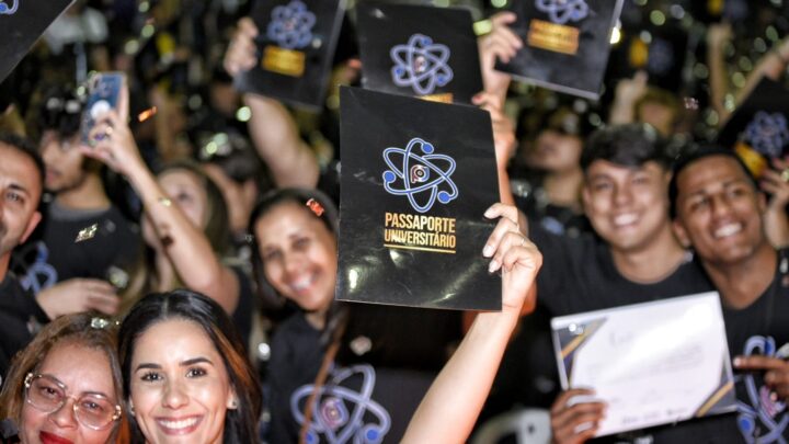 Maricá finaliza entrega de 1.627 certificados do Passaporte Universitário