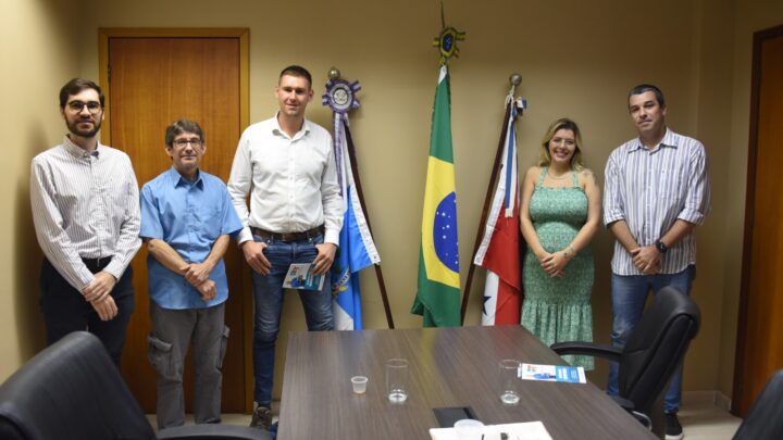 Deputado da Irlanda do Norte visita Maricá para conhecer projetos de renda básica