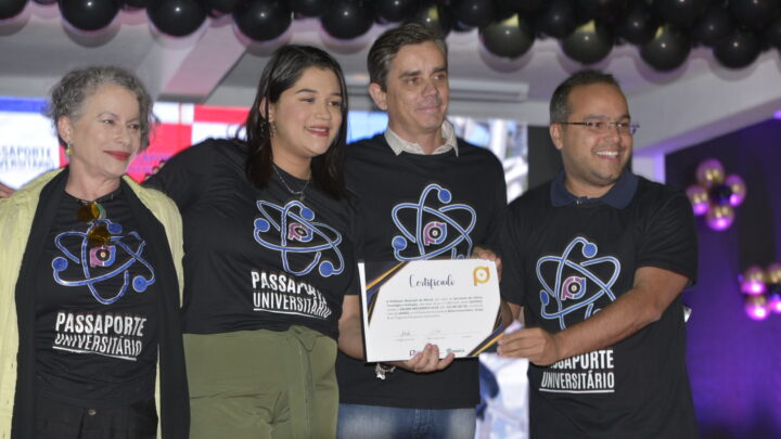 Prefeitura de Maricá entrega certificados para aprovados no Passaporte Universitário