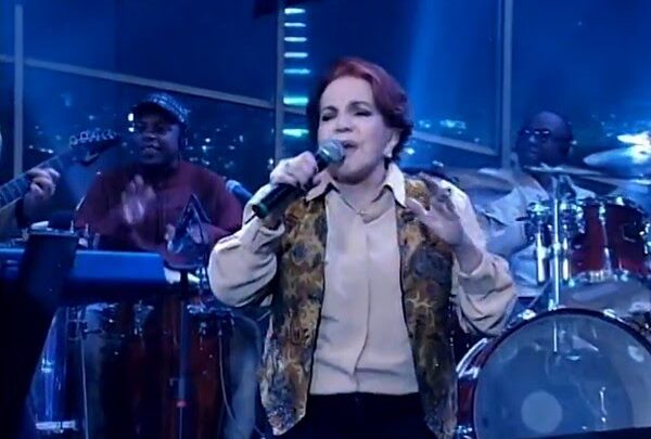 Morre no Rio ao 91 anos, a Cantora Lana Bittencourt