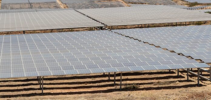 Nota de PesarCodemar faz licitação para primeiras usinas de energia solar em MaricáNota de Pesar
