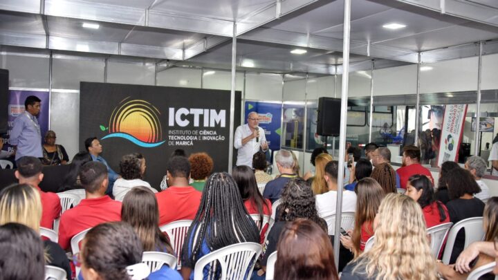 Segundo dia da Feira das Profissões movimenta Centro de Maricá