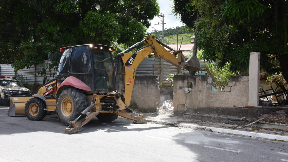 Gated demole mais duas construções irregulares erguidas em área pública no Flamengo