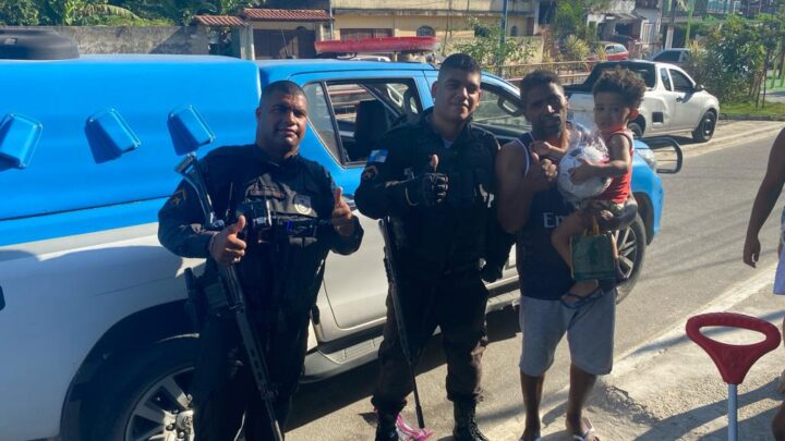 Policiais Militares da 6ª Cia realizam entrega de Presente em Maricá