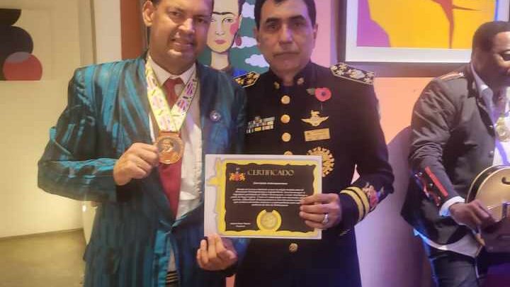 Romildo dos Santos recebe homenagem com o título de Embaixador da Paz Cultural, pela academia William Shakespeare