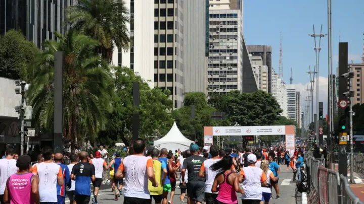 Tradicional corrida de São Silvestre reúne 35 mil atletas em SP