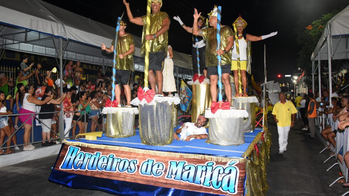 Maricarnaval 2024: Volta dos desfiles das escolas de samba encerra folia em Maricá