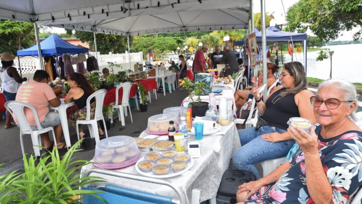 Feira Livre Solidária movimenta orla de Jacaroá