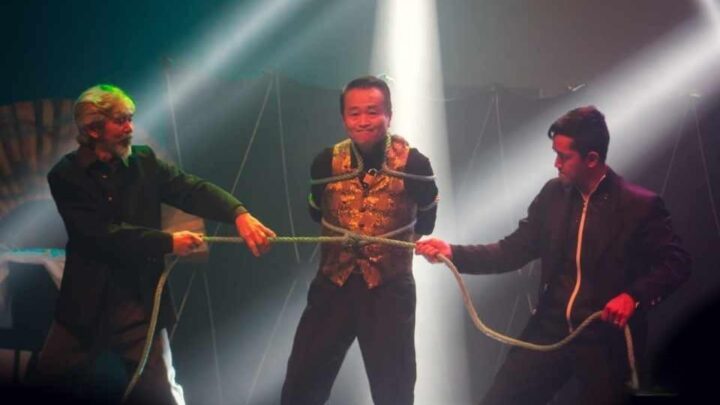 The Oriental Magic Show, com Ossamá Sato e Fujikan Miike