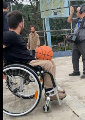 Jason Packer, foi visto gravando o filme “A Caipora”, ao lado dos atores, kayky Brito e Serginho Hondjakoff