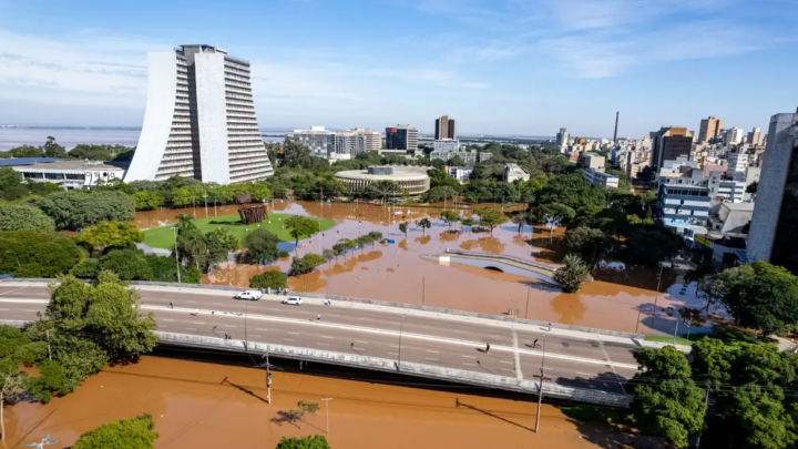 Das 441 cidades em calamidade no RS, só 69 pediram recursos federais