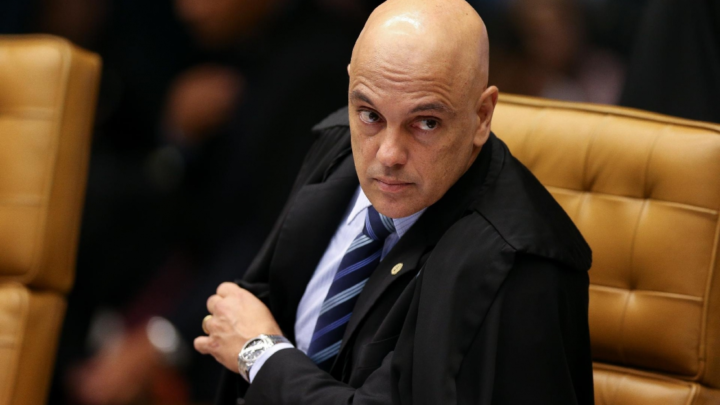 Maioria do STF nega pedido de Bolsonaro para afastar Moraes de inquérito