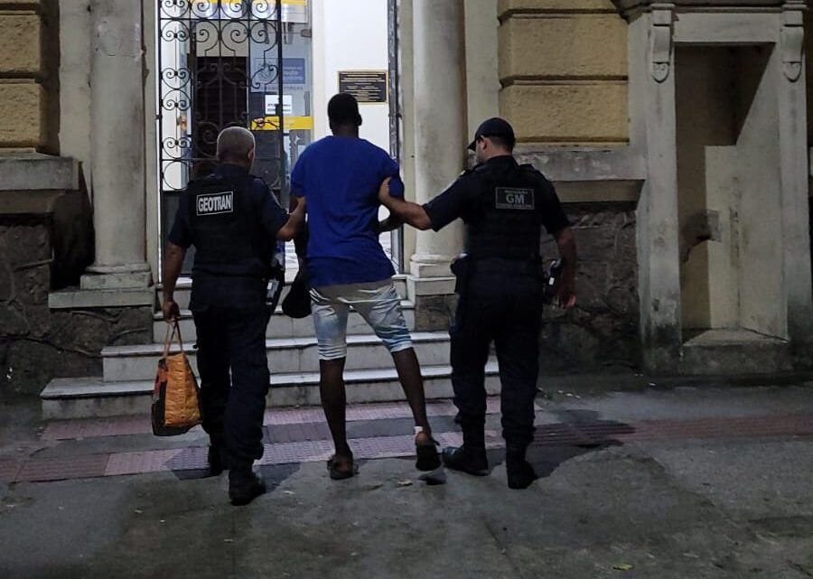 Preso em flagrante por furto em farmácia no Centro de Maricá