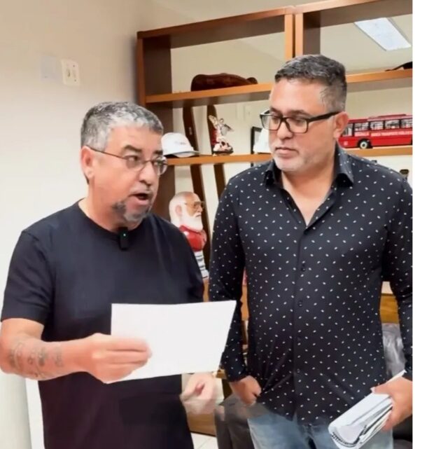 “Prefeito Quaquá Anuncia Corte de R$ 500 Milhões e Planeja Novo Shopping e Centro de Tratamento de Câncer em Maricá” “Prefeito Quaquá Anuncia Corte de R$ 500 Milhões e Planeja Novo Shopping e Centro de Tratamento de Câncer em Maricá”