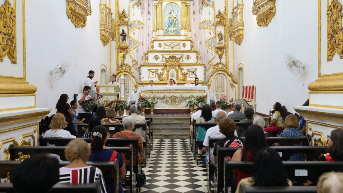 Missa solene em homenagem aos 211 anos de Maricá é celebrada na Igreja Matriz de Nossa Senhora do Amparo