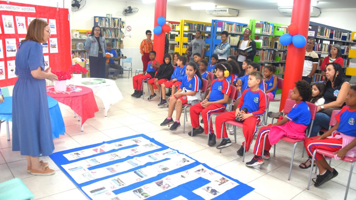 Secretaria de Cultura promove atividade educativa para alunos da Escola Municipal Jacintho Luiz Caetano Secretaria de Cultura promove atividade educativa para alunos da Escola Municipal Jacintho Luiz Caetano