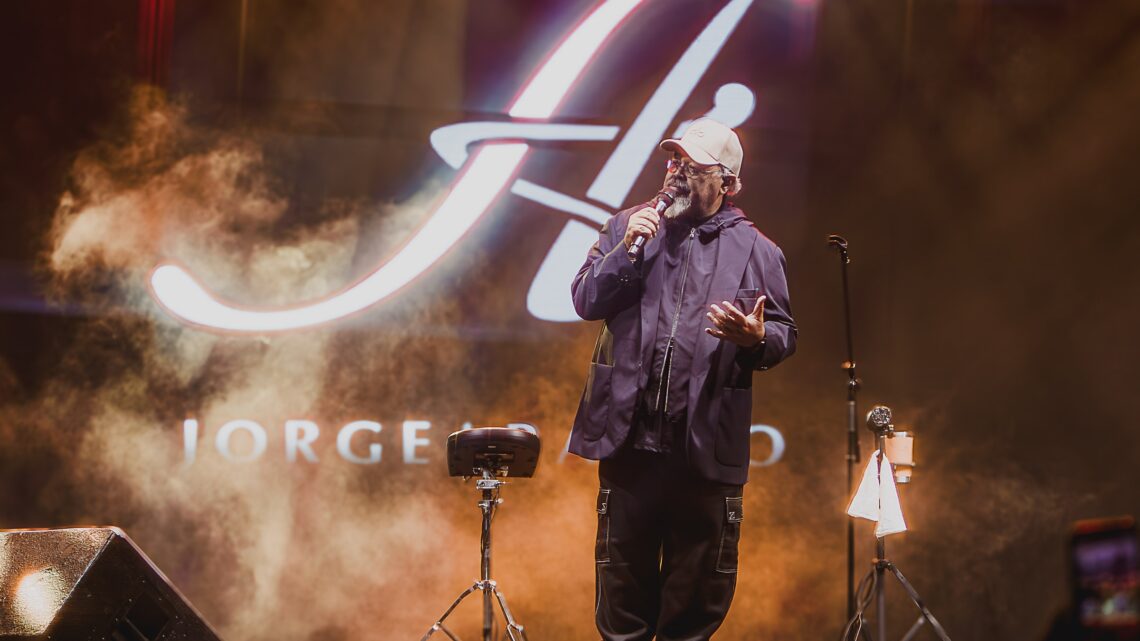 Jorge Aragão encanta público com seus sucessos nos 211 anos de Maricá Jorge Aragão encanta público com seus sucessos nos 211 anos de Maricá