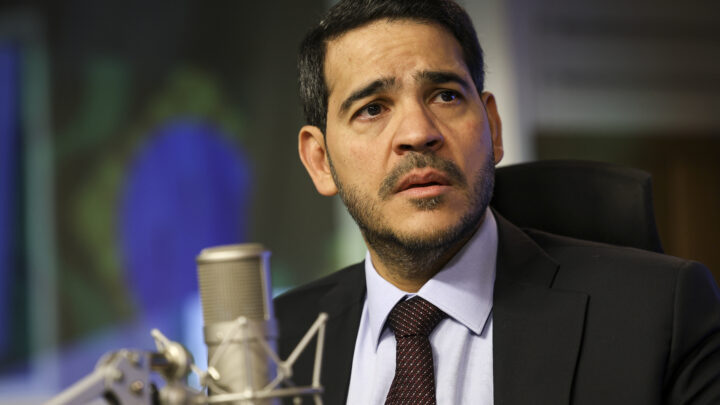 Bom Dia Ministro: Governo avalia se mantém descontos do INSS por entidades
