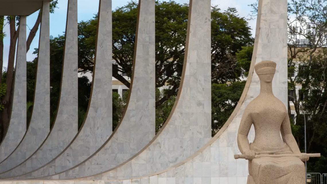 STF defende atuação de Moraes e diz que cumprirá a Constituição 