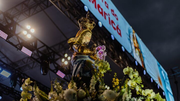 Festa da Padroeira de Maricá reúne multidão com procissão, shows e ações de inclusão