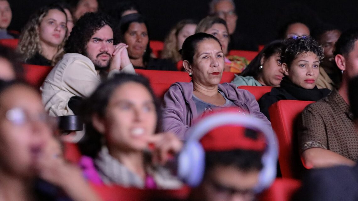 Mostra Novo Cine Latinoamericano emociona público com produções de estudantes de Maricá no Cine Henfil Mostra Novo Cine Latinoamericano emociona público com produções de estudantes de Maricá no Cine Henfil