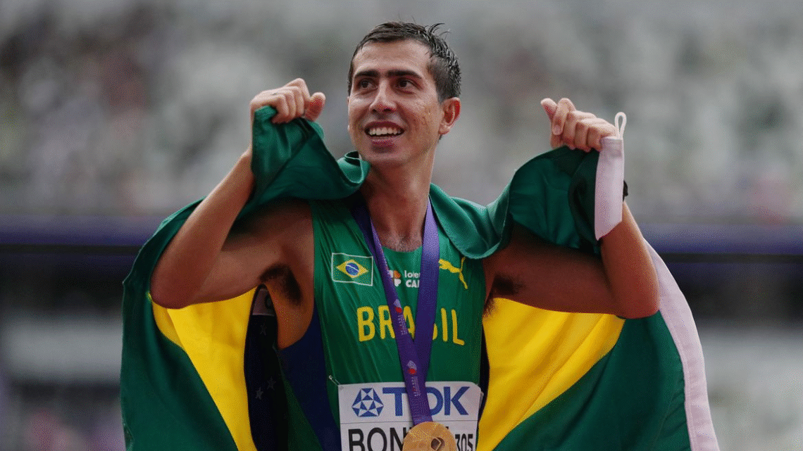 Caio Bonfim é campeão mundial dos 20 km da marcha atlética em Tóquio Caio Bonfim é campeão mundial dos 20 km da marcha atlética em Tóquio