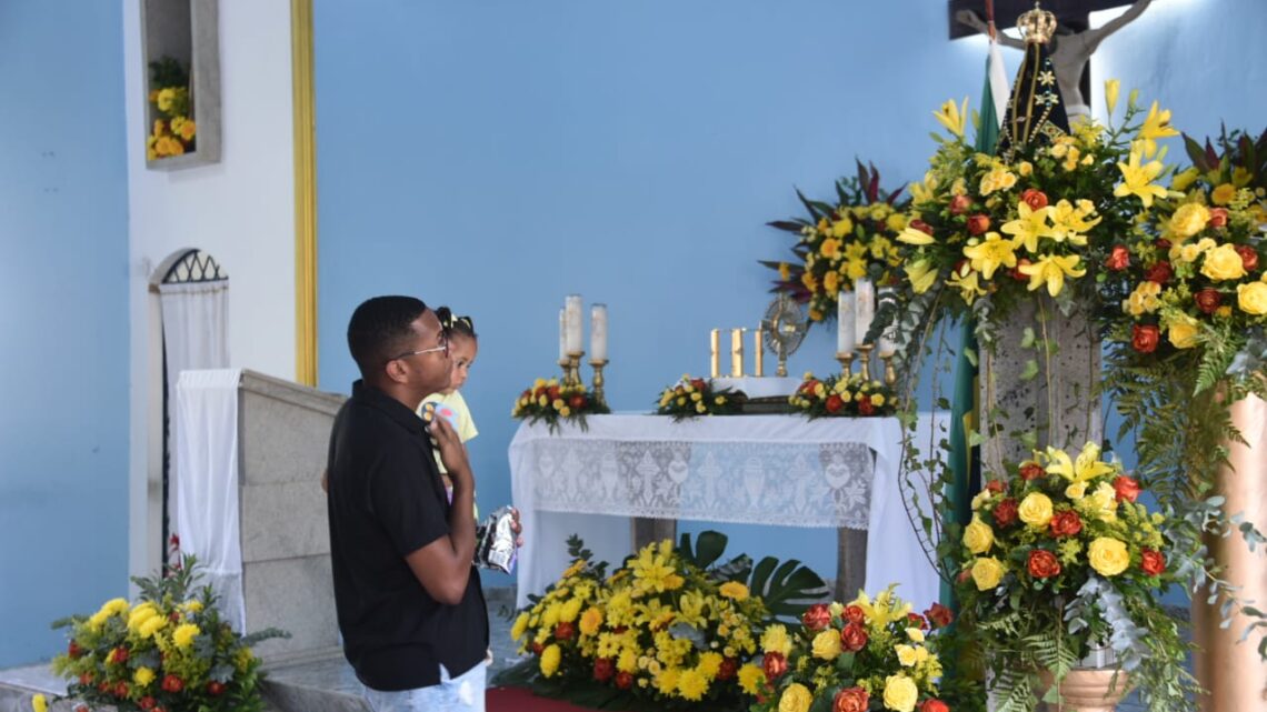 Maricá: festa de Nossa Senhora Aparecida leva fiéis para capela no município Maricá: festa de Nossa Senhora Aparecida leva fiéis para capela no município
