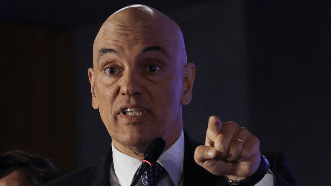 Moraes rejeita pedido de prisão domiciliar humanitária a Bolsonaro